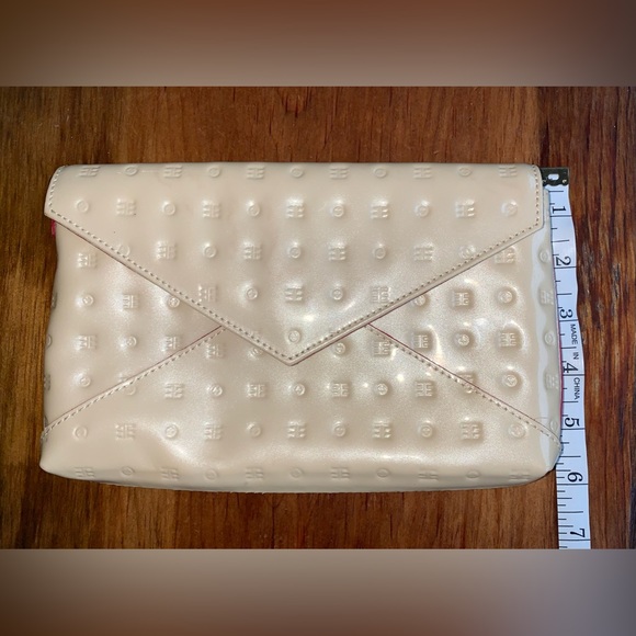 Arcadia patent leather clutch. - Picture 11 of 11